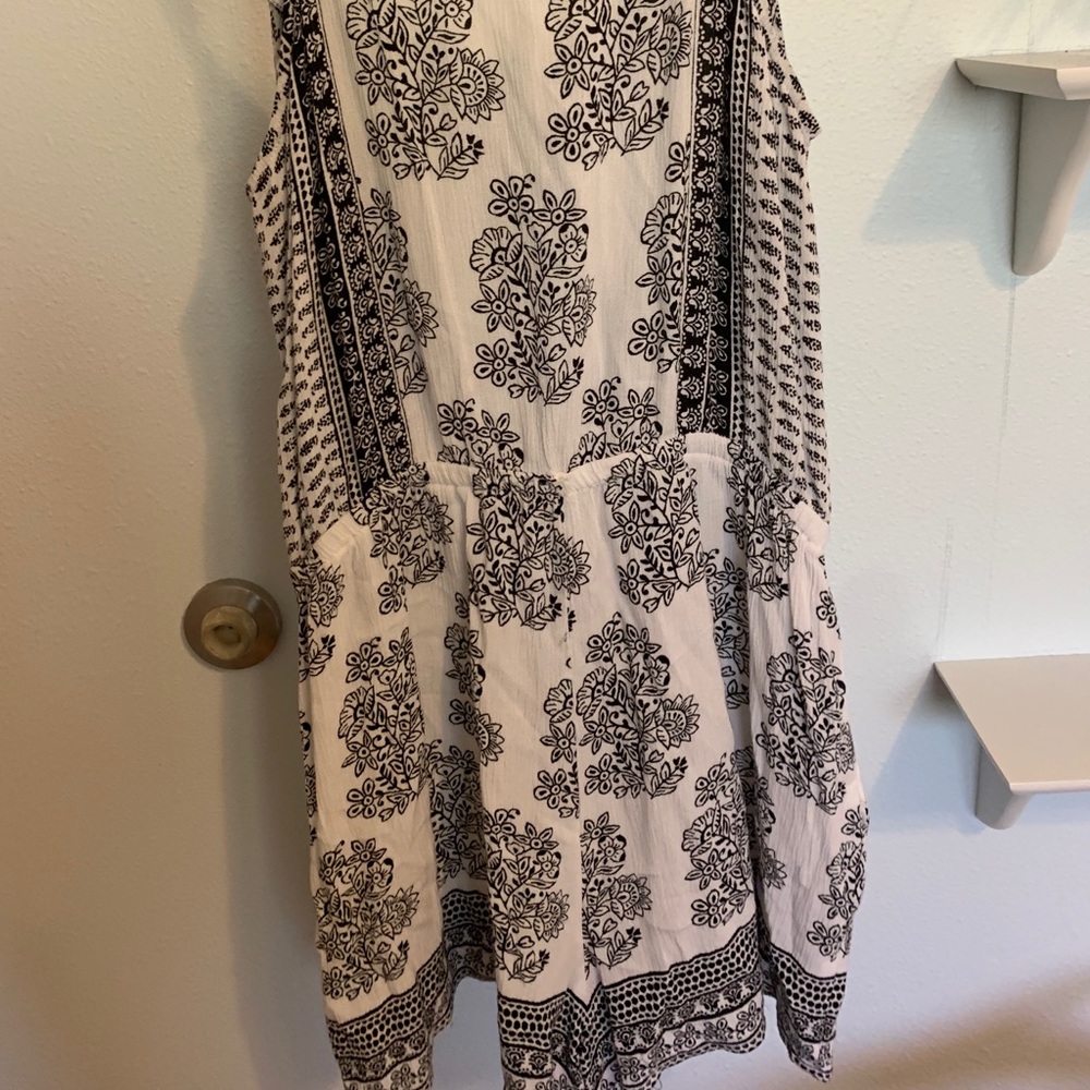 Romper - Picture 2 of 3